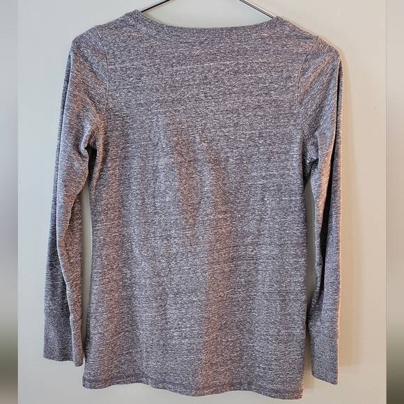 Heather Gray V-Neck Long Sleeve Tee, Size Medium - Picture 2 of 3